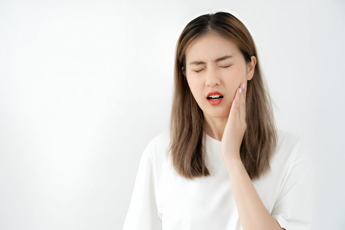 Masalah Umum Gigi Geraham Nyeri Cenat-Cenut