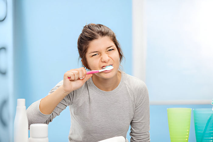 teknik menyikat gigi yang salah